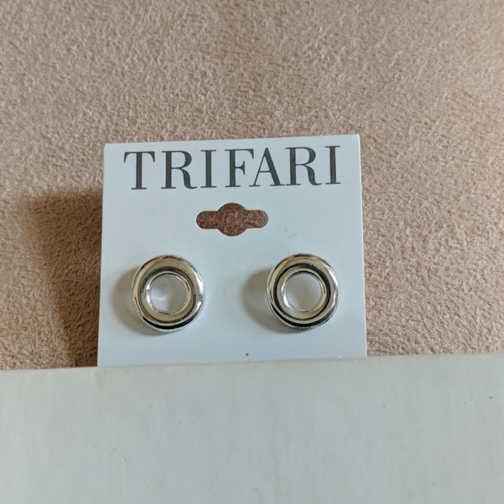 SILVER EARRINGS NWT